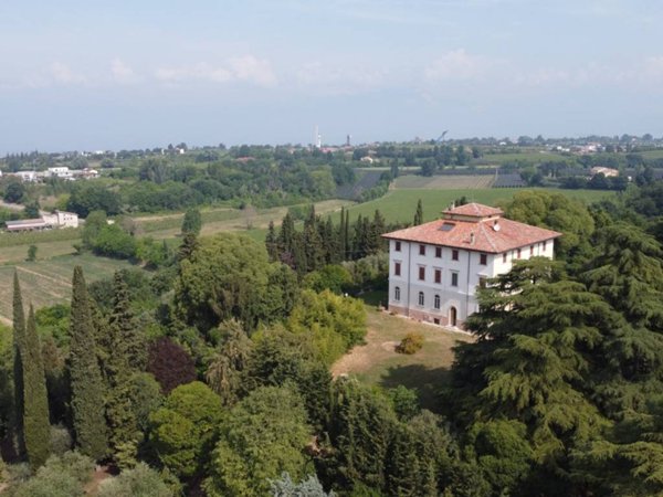 villa in vendita a Lazise in zona Colà