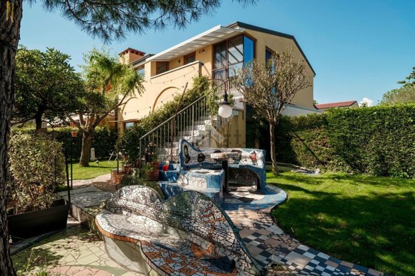 casa indipendente in vendita a Lazise in zona Colà