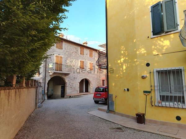 esavano in vendita a Lazise
