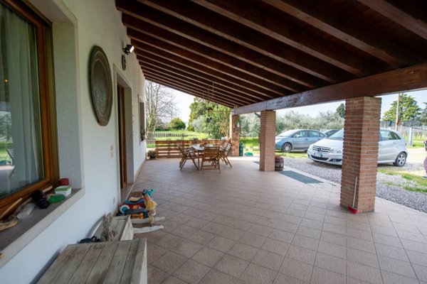casa indipendente in vendita a Lazise in zona Colà