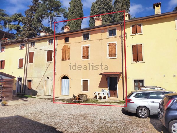 casale in vendita a Lazise in zona Colà
