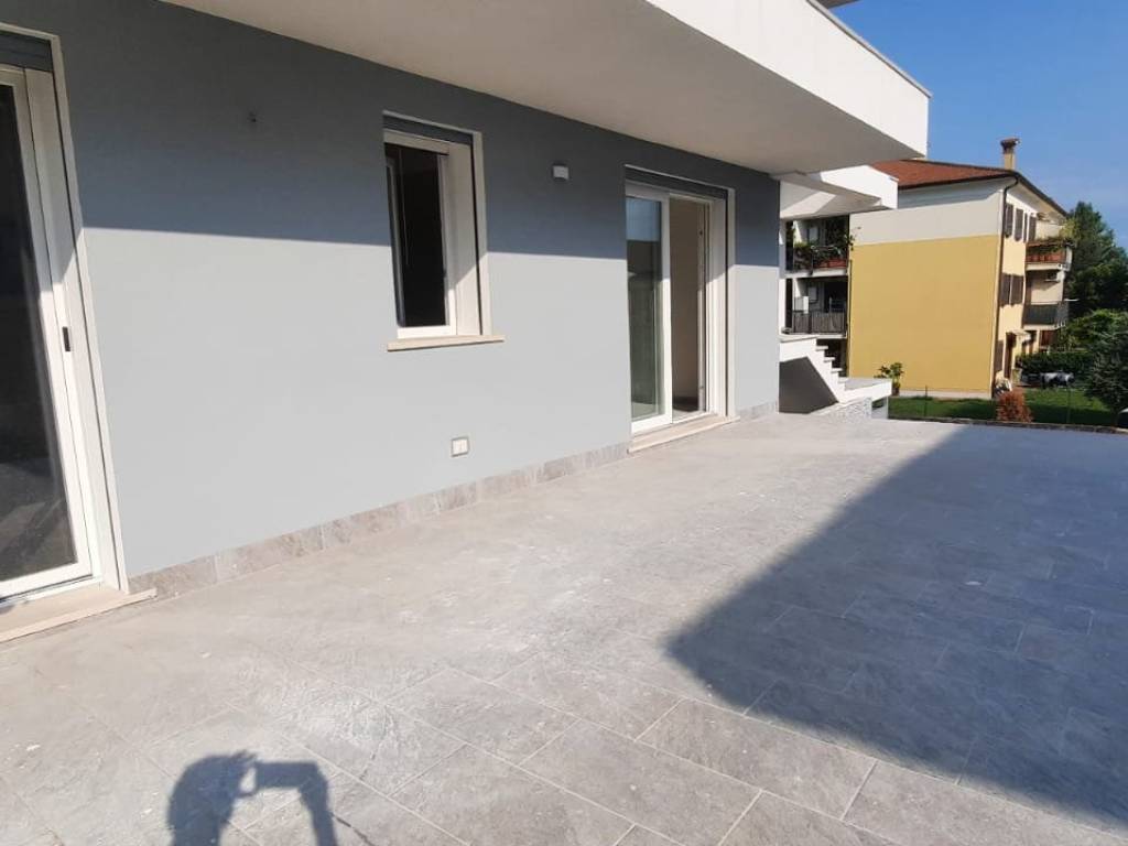 appartamento in vendita a Lazise in zona Colà