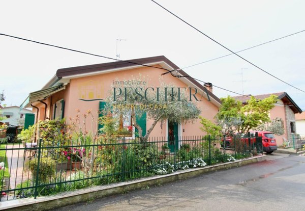 casa indipendente in vendita a Lazise in zona Colà