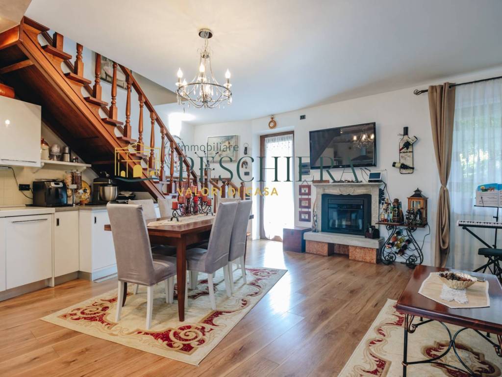 appartamento in vendita a Lazise in zona Colà