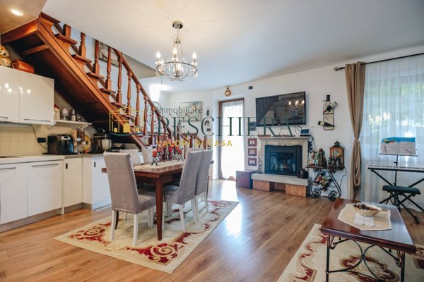 appartamento in vendita a Lazise in zona Colà