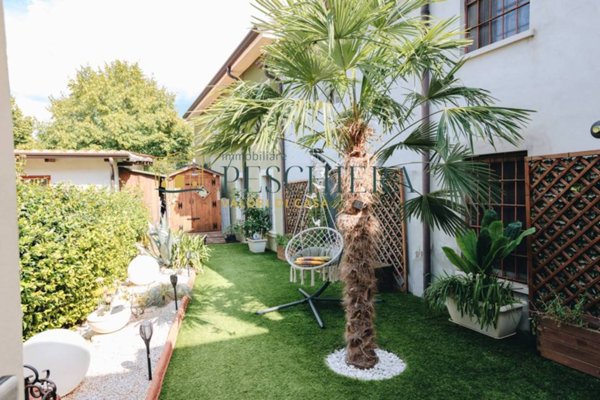 appartamento in vendita a Lazise in zona Colà