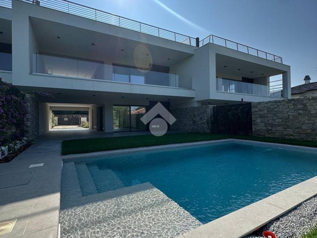 casa indipendente in vendita a Lazise in zona Pacengo