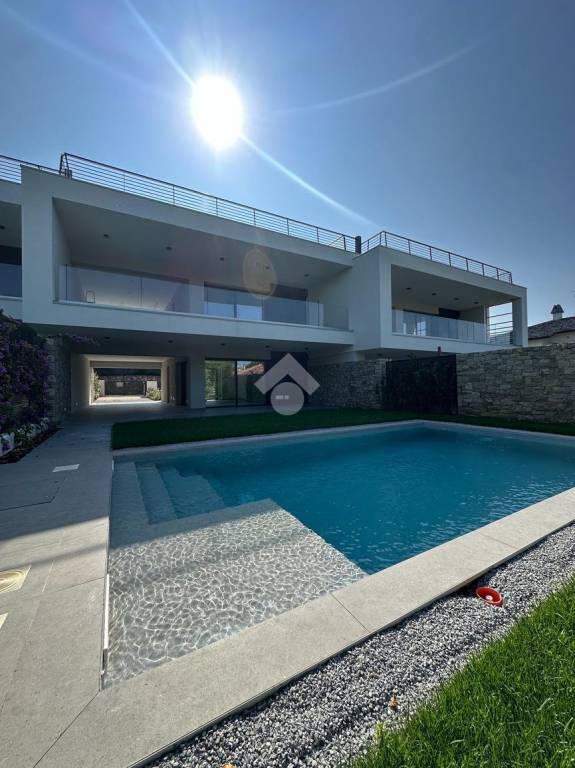 casa indipendente in vendita a Lazise in zona Pacengo
