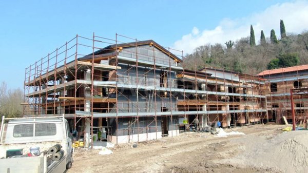 appartamento in vendita a Lazise in zona Colà
