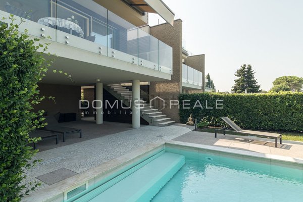 casa indipendente in vendita a Lazise in zona Pacengo