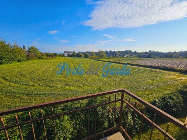 casa indipendente in vendita a Lazise in zona Pacengo