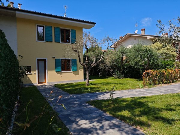 casa indipendente in vendita a Lazise