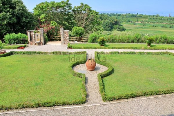 appartamento in vendita a Lazise in zona Colà