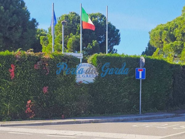 locale commerciale in vendita a Lazise in zona Colà