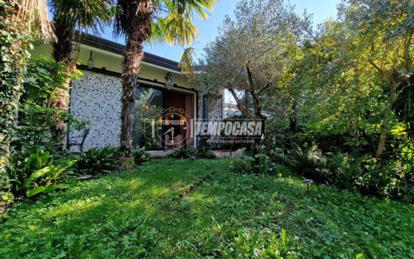 casa indipendente in vendita a Lazise in zona Colà