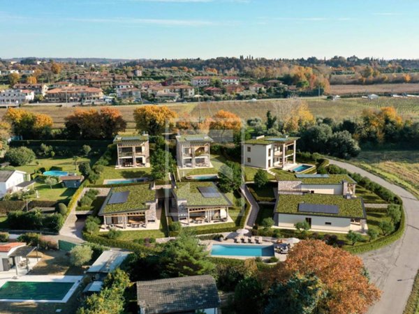 casa indipendente in vendita a Lazise in zona Pacengo
