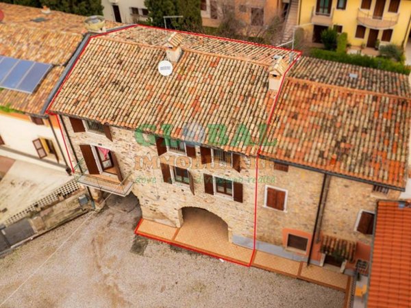 casa indipendente in vendita a Lazise