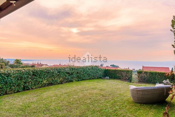 casa indipendente in vendita a Lazise