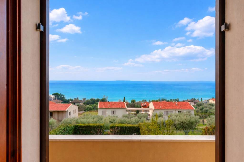 casa indipendente in vendita a Lazise