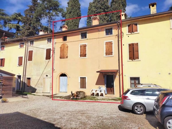 casa indipendente in vendita a Lazise in zona Colà