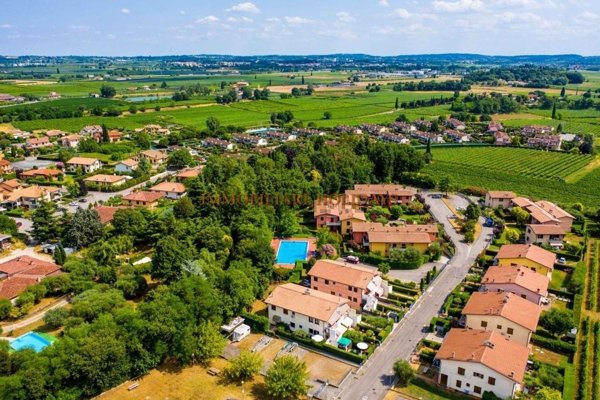 appartamento in vendita a Lazise in zona Colà