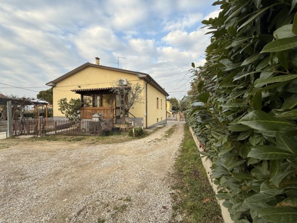 casa indipendente in vendita a Lazise