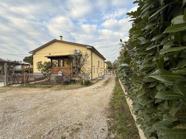 casa indipendente in vendita a Lazise