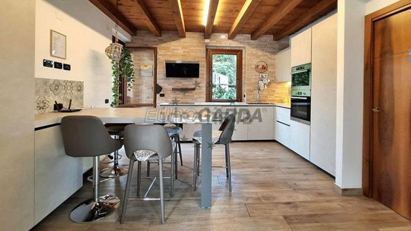 casa indipendente in vendita a Lazise