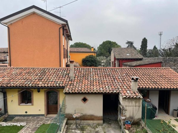 casa indipendente in vendita a Lazise in zona Colà