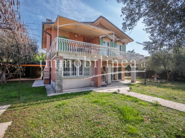 casa indipendente in vendita a Lazise