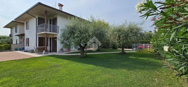 appartamento in vendita a Lazise in zona Colà