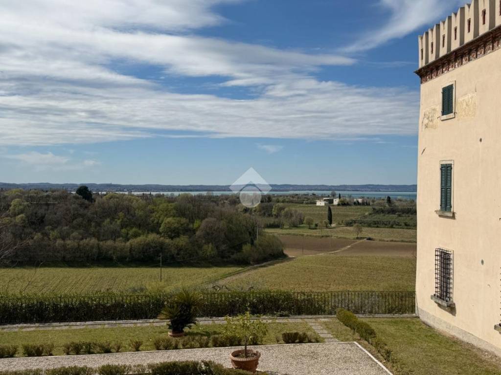 appartamento in vendita a Lazise in zona Colà