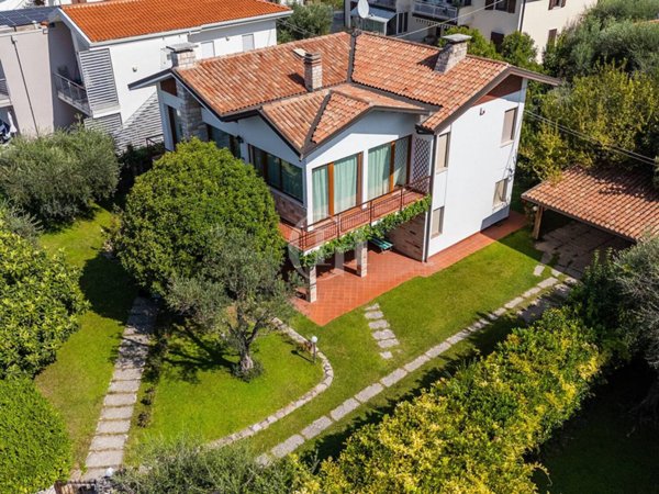 casa indipendente in vendita a Lazise