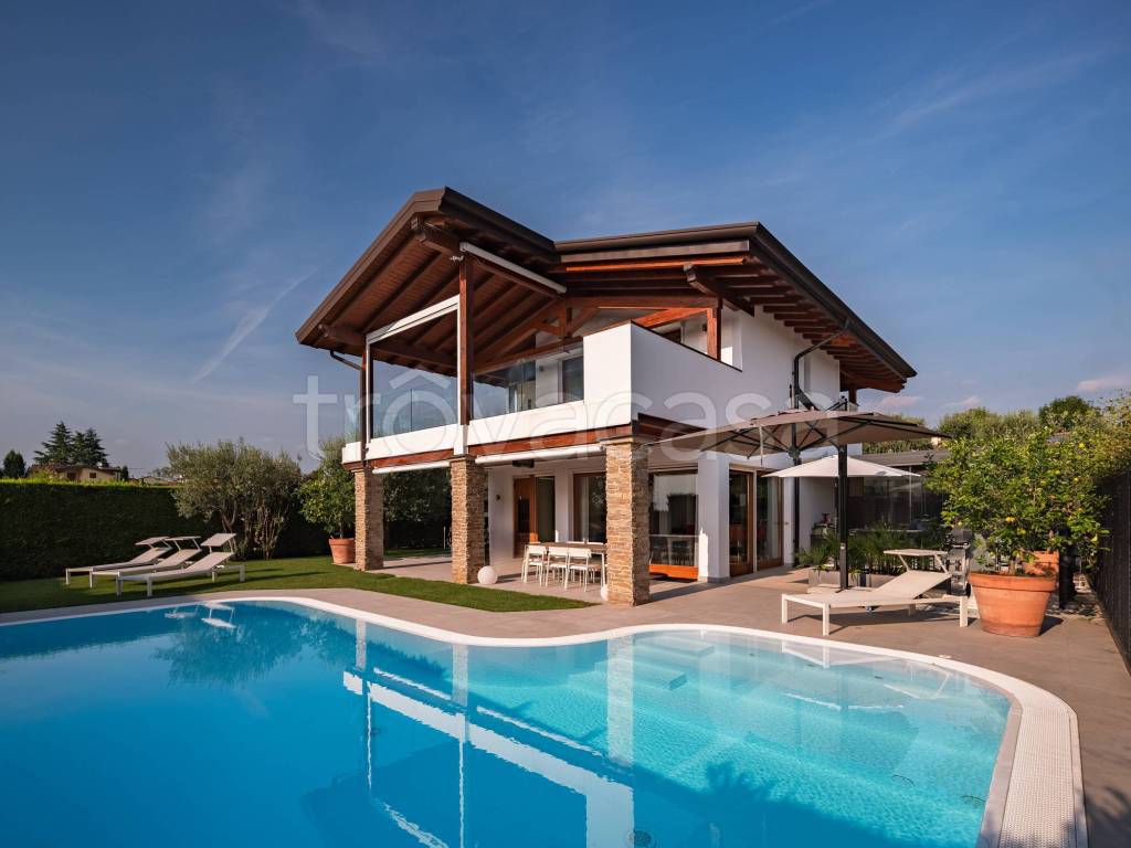 casa indipendente in vendita a Lazise