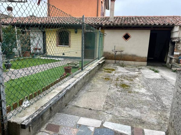 casa indipendente in vendita a Lazise in zona Colà