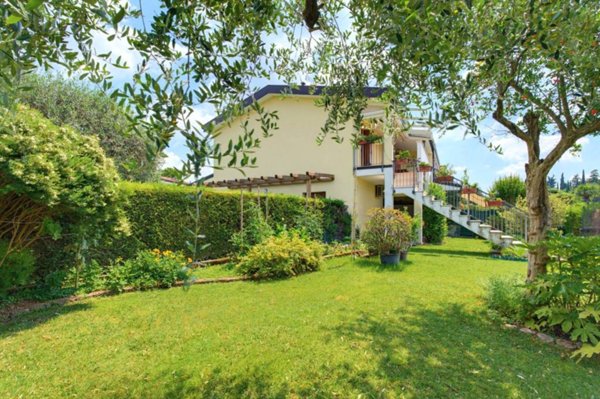 appartamento in vendita a Lazise in zona Colà