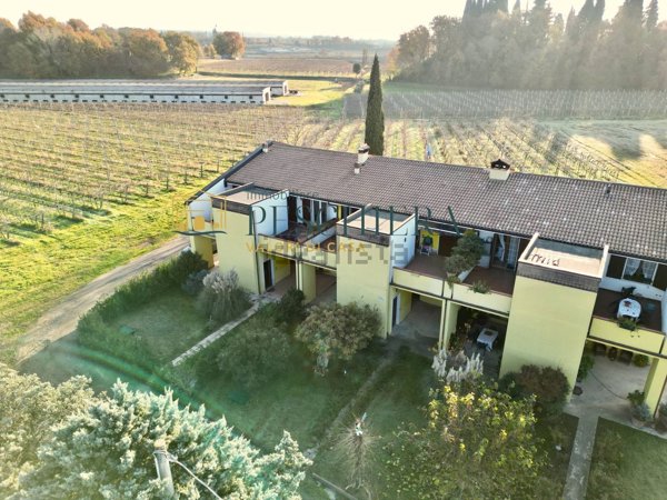 appartamento in vendita a Lazise in zona Colà