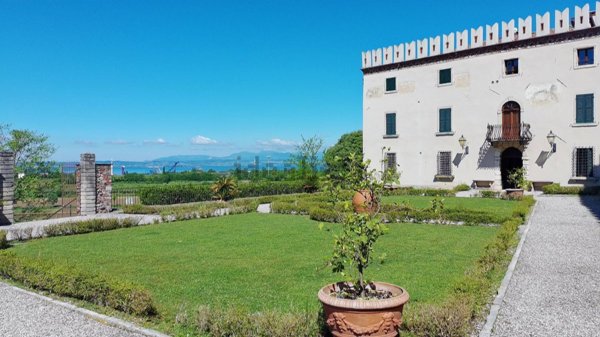 appartamento in vendita a Lazise in zona Colà