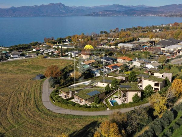 casa indipendente in vendita a Lazise in zona Pacengo