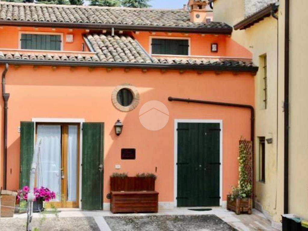 appartamento in vendita a Lazise in zona Colà