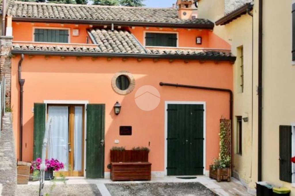 appartamento in vendita a Lazise in zona Colà