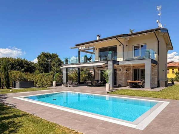 casa indipendente in vendita a Lazise