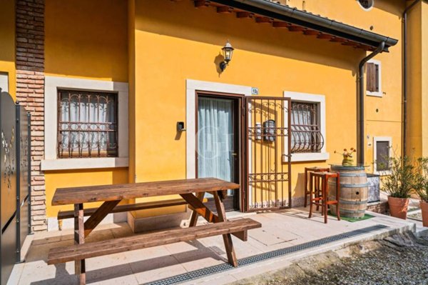 casa indipendente in vendita a Lazise in zona Pacengo