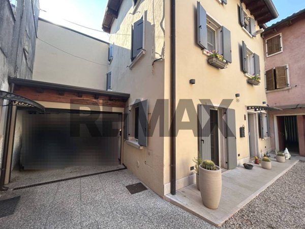 casa indipendente in vendita a Lazise in zona Colà