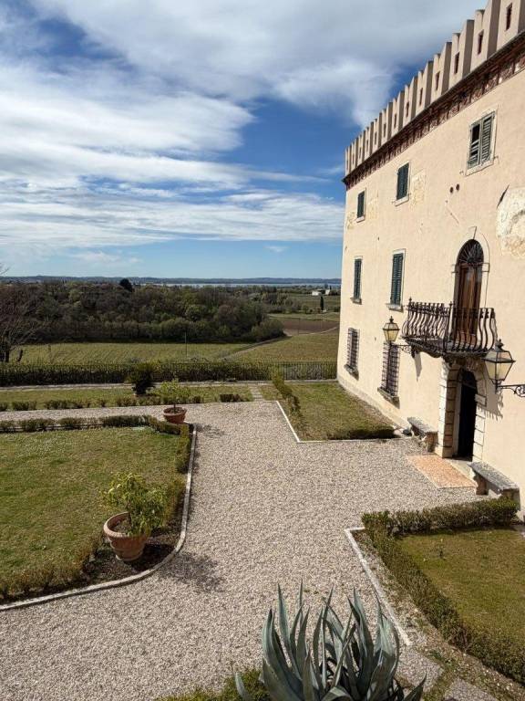 appartamento in vendita a Lazise in zona Colà