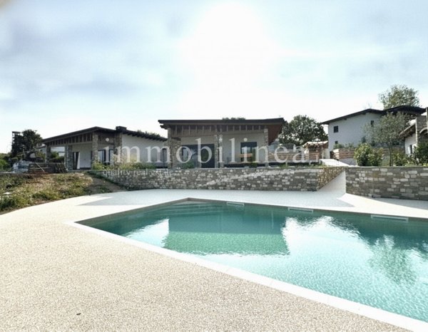 casa indipendente in vendita a Lazise in zona Pacengo