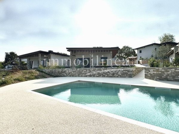 casa indipendente in vendita a Lazise in zona Pacengo