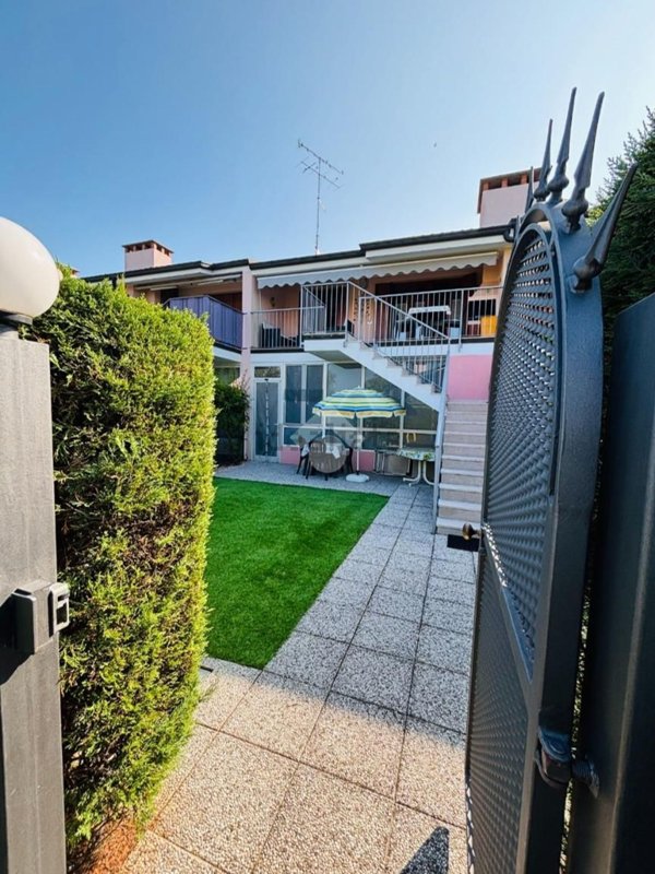 appartamento in vendita a Lazise in zona Colà