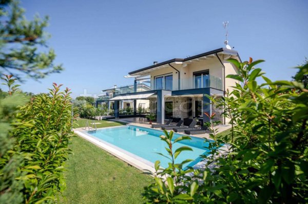 casa indipendente in vendita a Lazise
