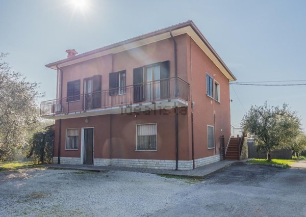 casa indipendente in vendita a Lazise